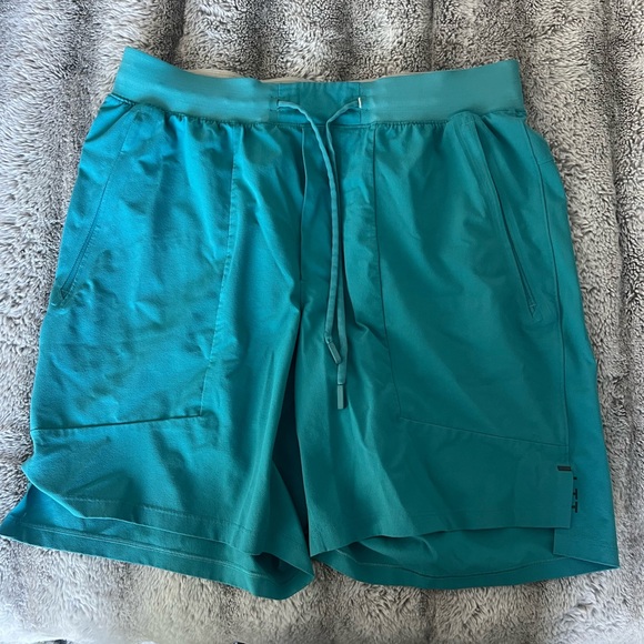 License to Train Shorts 7 in - Picture 1 of 2